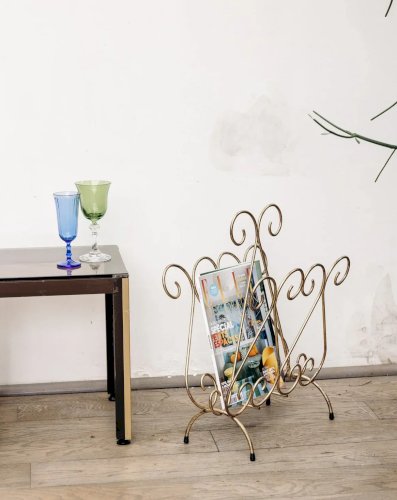 Marius, le porte-revues en métal doré N°46