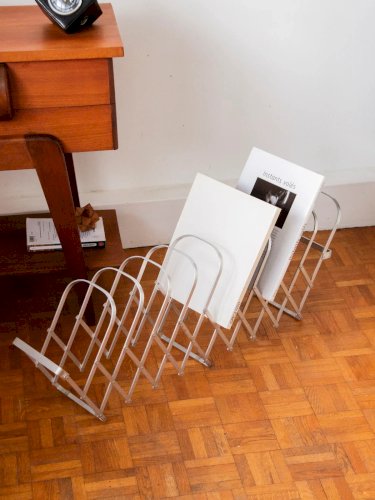 Marius, le porte-revues en métal pliable N°204