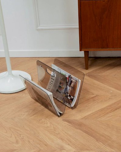 Marius, le porte-revues en plexiglass N°157