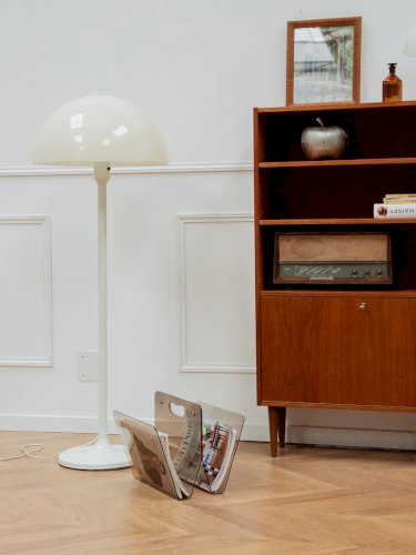 Marius, le porte-revues en plexiglass N°157