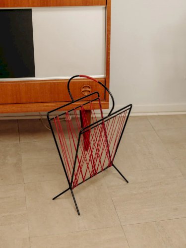 Marius, le porte-revues rouge en métal N°198