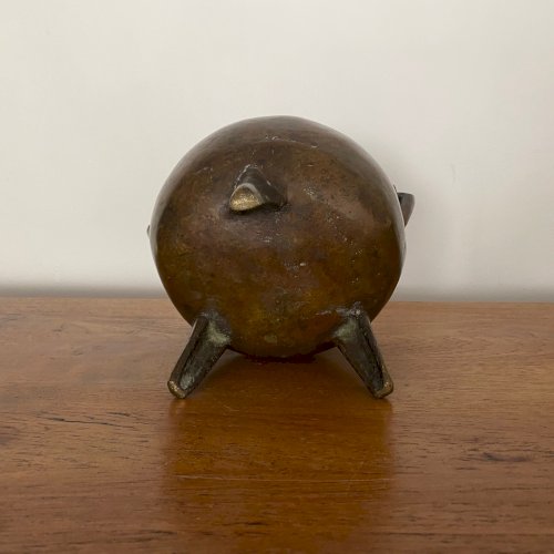 Marmite tripode en bronze munie d'une anse XVIe M3751