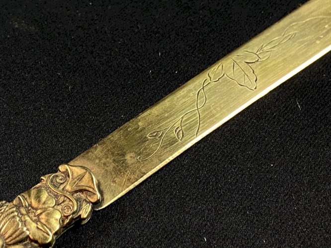 Marque-pages en bronze à décor d'oiseau Japon fin XIXe période Meiji