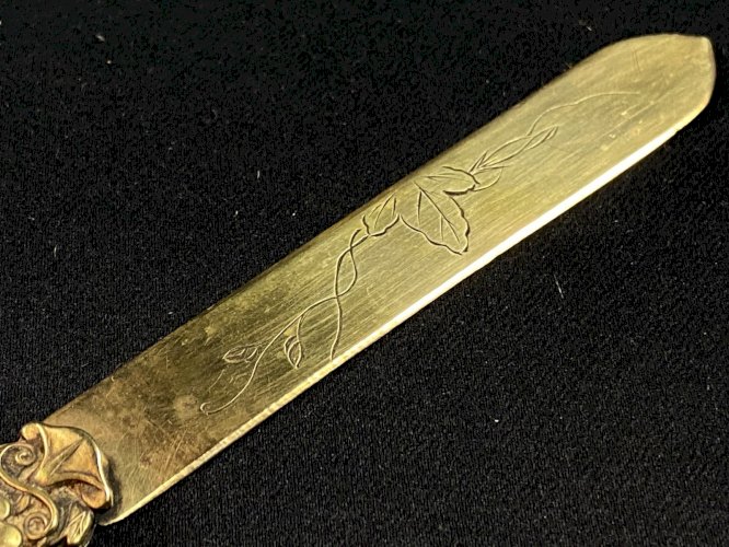 Marque-pages en bronze à décor d'oiseau Japon fin XIXe période Meiji