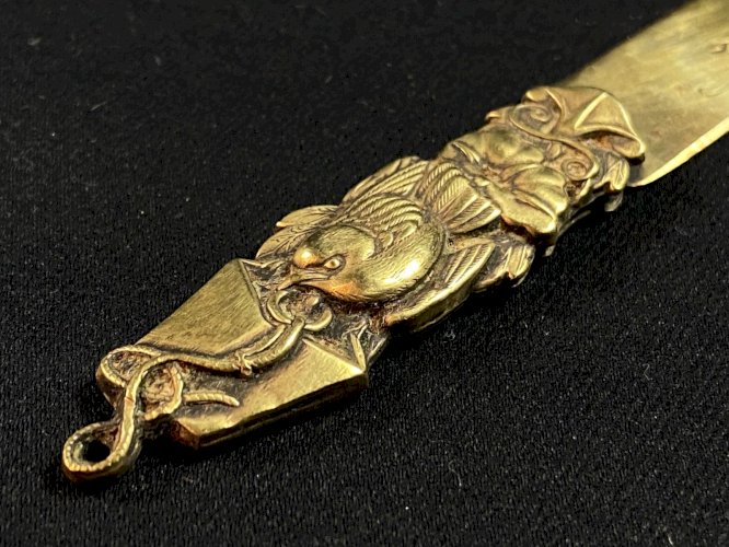 Marque-pages en bronze à décor d'oiseau Japon fin XIXe période Meiji