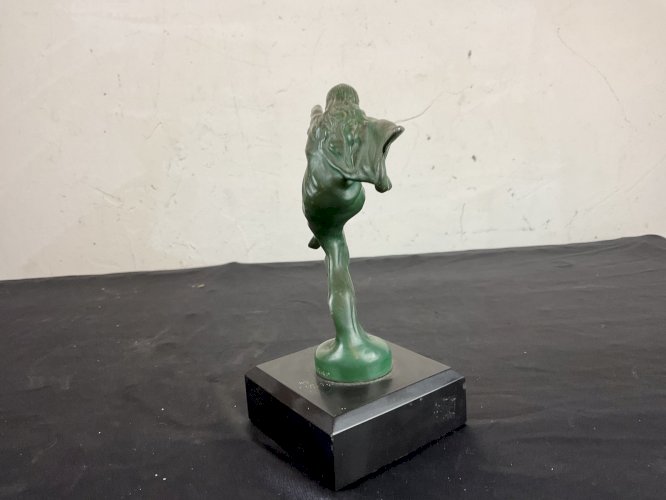 mascotte automobile MAX LE VERRIER sur marbre