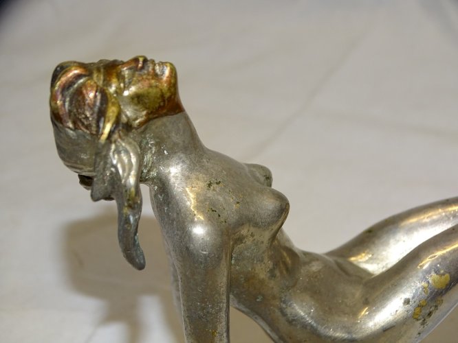 -MASCOTTE SIGNEE AEL BRONZE ARGENTE PLONGEUSE sur SOCLE BOIS ALBERT ? COLLECTION