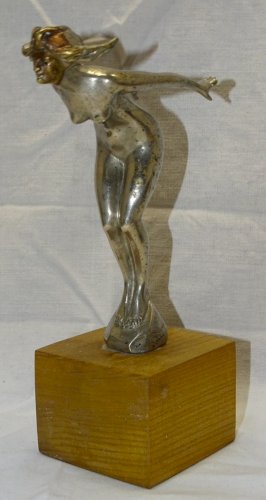 -MASCOTTE SIGNEE AEL BRONZE ARGENTE PLONGEUSE sur SOCLE BOIS ALBERT ? COLLECTION