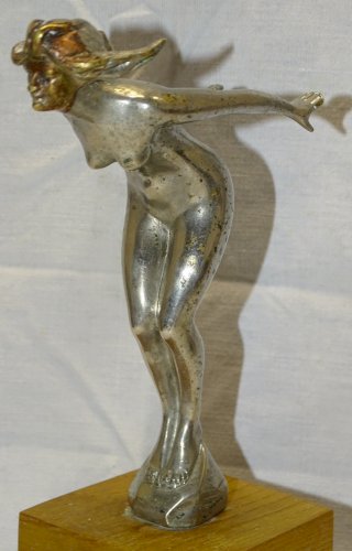 -MASCOTTE SIGNEE AEL BRONZE ARGENTE PLONGEUSE sur SOCLE BOIS ALBERT ? COLLECTION