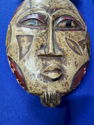 MASQUE AFRICAIN ANCIEN ET RARE EN BOIS PEINT