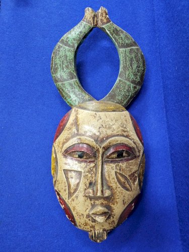 MASQUE AFRICAIN ANCIEN ET RARE EN BOIS PEINT