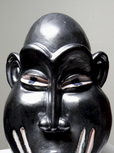 Masque Africain céramique émaillée style Dan à identifier