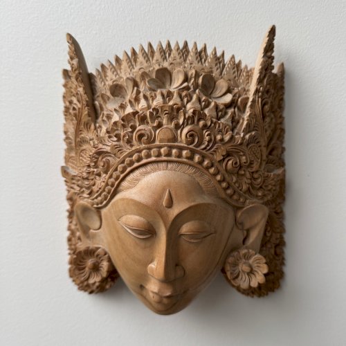 Masque balinais en bois sculpté milieu XXe M3933