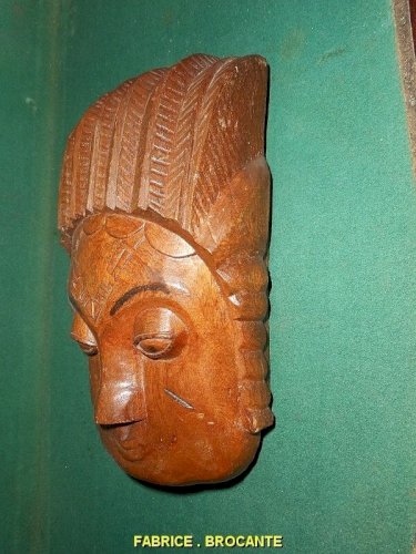 MASQUE BAOULE EN BOIS SCULPTE