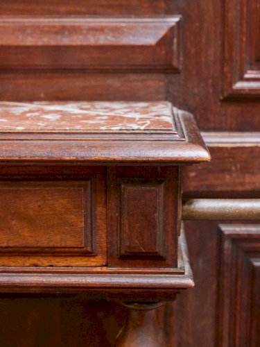 Max, le porte-manteau en bois et marbre N°216