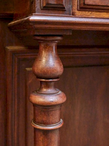 Max, le porte-manteau en bois et marbre N°216