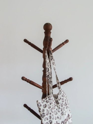 Max, le porte-manteau en bois N°174