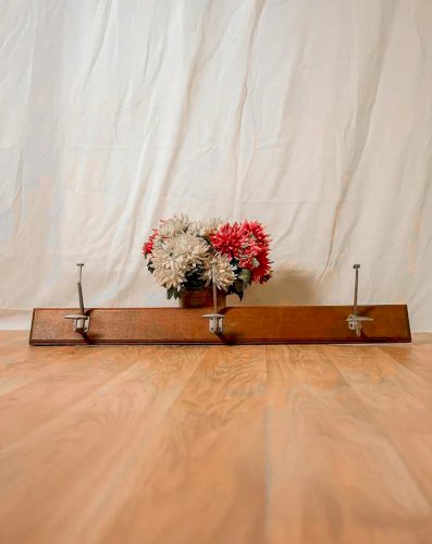 Max, le porte-manteau en bois N°198