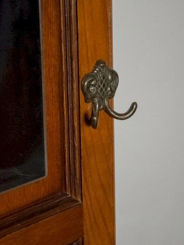 Max, le porte-manteau en bois N°203