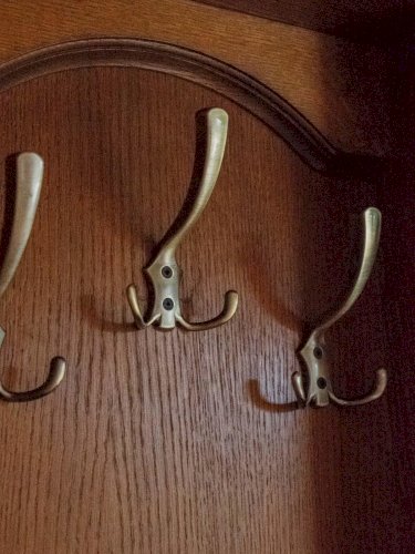 Max, le porte-manteau en bois N°208