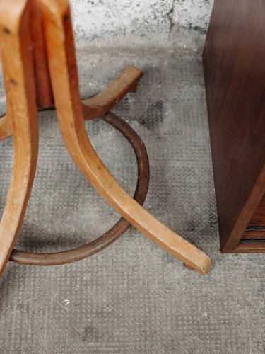 Max, le porte-manteau en bois N°33