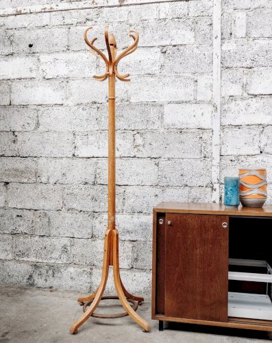 Max, le porte-manteau en bois N°33