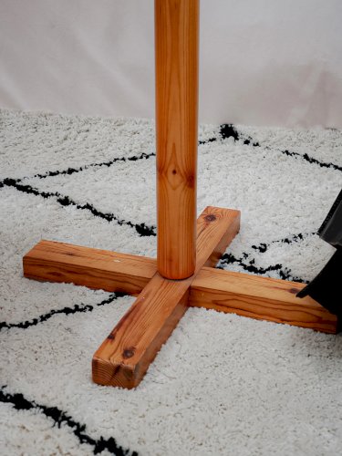 Max, le porte-manteau en pin N°249