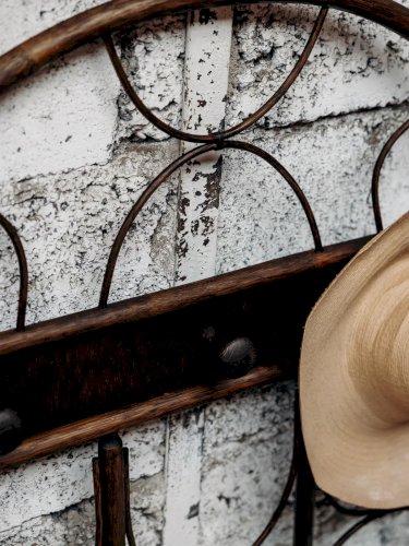 Max, le porte-manteau en rotin N°70