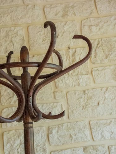 Max, le porte-manteau perroquet en bois N°207