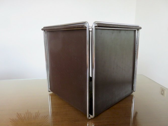 MAX SAUZE CORBEILLE A PAPIER MODELE  ISOCELE  METAL CHROME ET SIMILI CUIR 1970