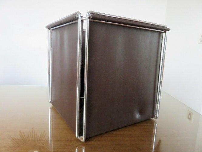MAX SAUZE CORBEILLE A PAPIER MODELE  ISOCELE  METAL CHROME ET SIMILI CUIR 1970