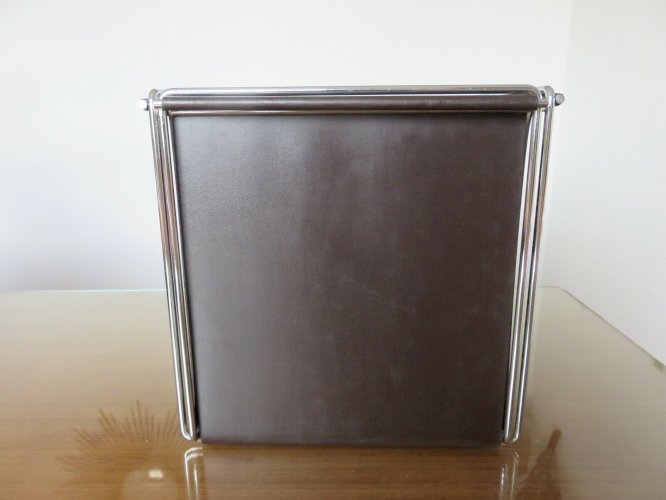 MAX SAUZE CORBEILLE A PAPIER MODELE  ISOCELE  METAL CHROME ET SIMILI CUIR 1970