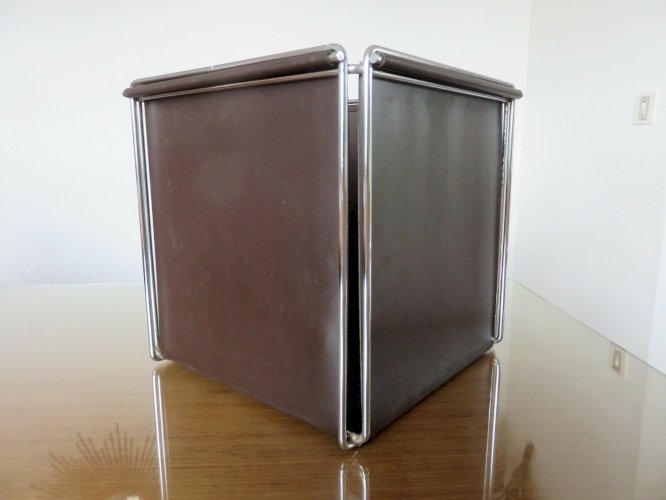MAX SAUZE CORBEILLE A PAPIER MODELE  ISOCELE  METAL CHROME ET SIMILI CUIR 1970