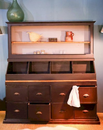 Maximilien, le grand vaisselier noir en bois N°25