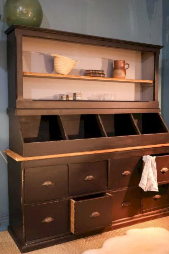 Maximilien, le grand vaisselier noir en bois N°25