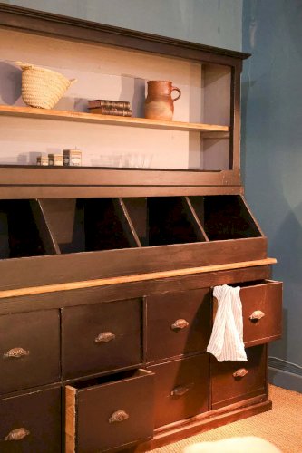 Maximilien, le grand vaisselier noir en bois N°25