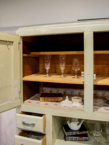 Maximilien, le vaisselier Mado en bois N°36