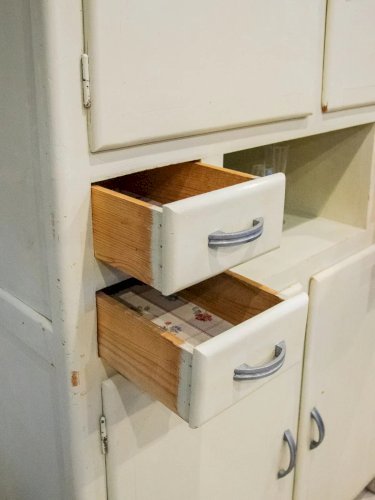 Maximilien, le vaisselier Mado en bois N°36