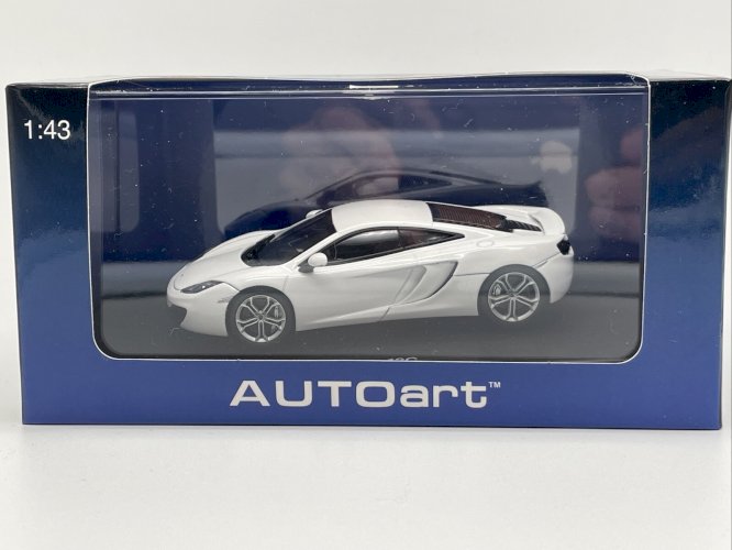 McLaren 12C 1/43 AutoArt