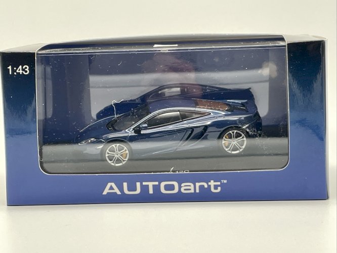 McLaren MP4-12C (2011) 1/43 AutoArt