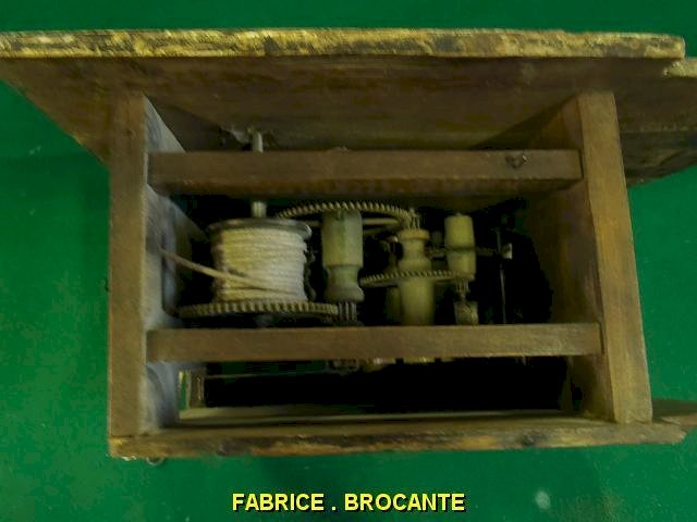 MECANISME DE PENDULE HORLOGE COMTOISE EN BOIS FORET NOIRE