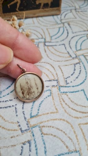 Médaille ancienne religieuse église paroissiale de la nativité de la vierge