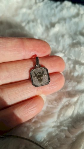 Médaille astrologique en argent taureau