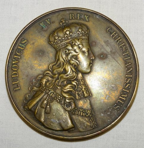 -MEDAILLE DE TABLE BRONZE LUDOVICUS XV REX CHRISTIANISSIMUS 25 Octobus 1722    D