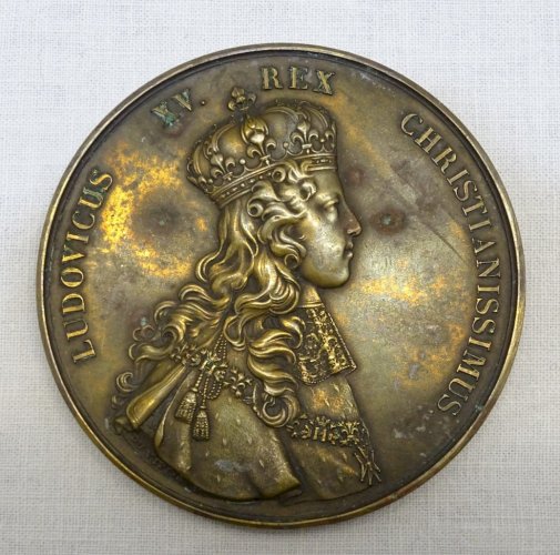 -MEDAILLE DE TABLE BRONZE LUDOVICUS XV REX CHRISTIANISSIMUS 25 Octobus 1722    D