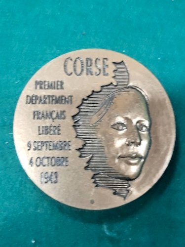MEDAILLE DE TABLE EN BRONZE 50 EME ANNIVERSAIRE 1943-1993 N° 98