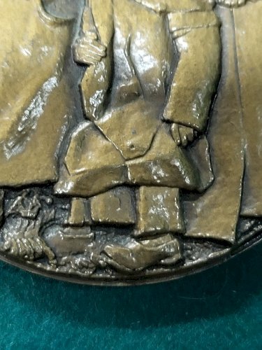 MEDAILLE DE TABLE EN BRONZE 8 MAI 1945 REIMS N° 94