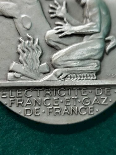 MEDAILLE DE TABLE EN BRONZE ARGENTE EDF ET GAZ DE FRANCE HENRI DROPSY N° 100