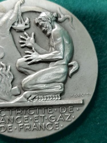 MEDAILLE DE TABLE EN BRONZE ARGENTE EDF ET GAZ DE FRANCE HENRI DROPSY N° 100