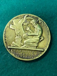 TABLE MEDAL IN GILDING BRONZE EDF AND GAZ DE FRANCE HENRI DROPSY NO. 101
